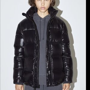 ARITZIA Super Puff- High Gloss, Black